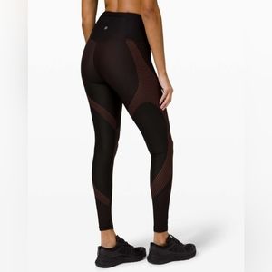 Lululemon ~ Mapped Out High-Rise Tight 28". Size 6.